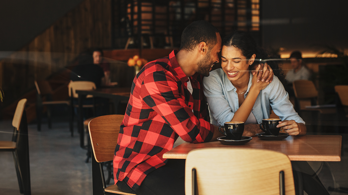 Amor e finanças: Como o romance afeta as despesas dos consumidores